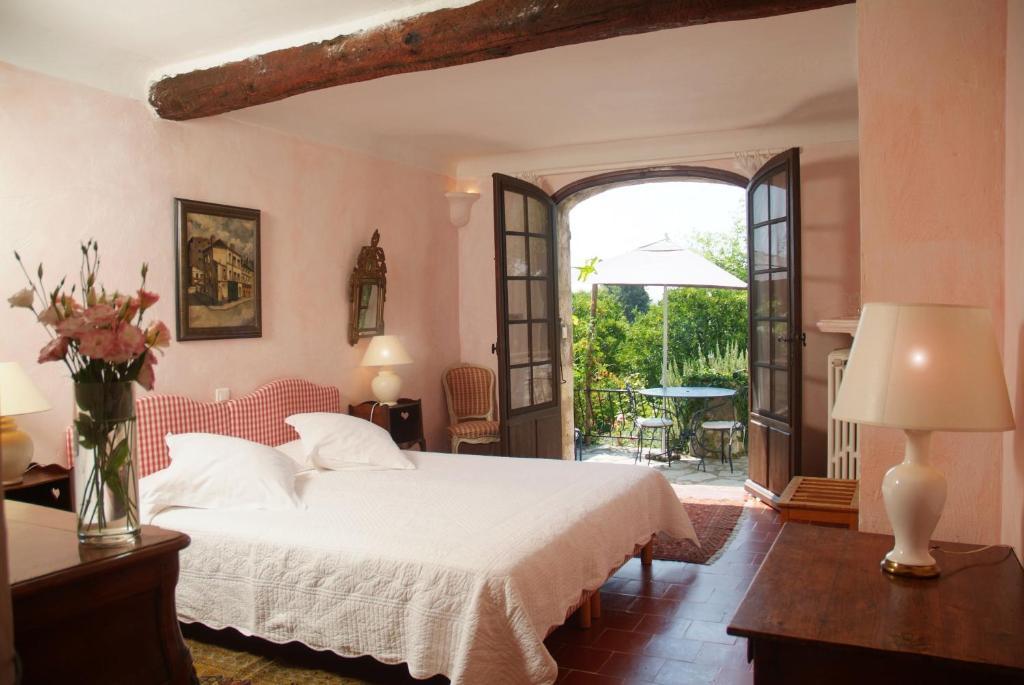 Les Orangers Bed & Breakfast Saint Paul de Vence Room photo